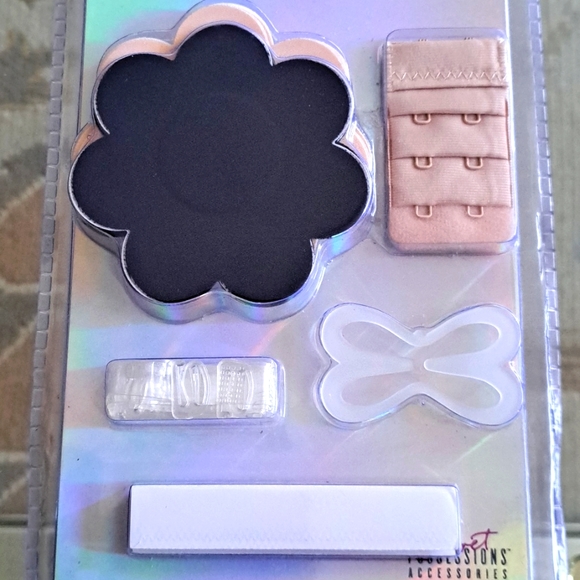 NWT Bra S.O.S Kit for all bra emergencies - Picture 5 of 6